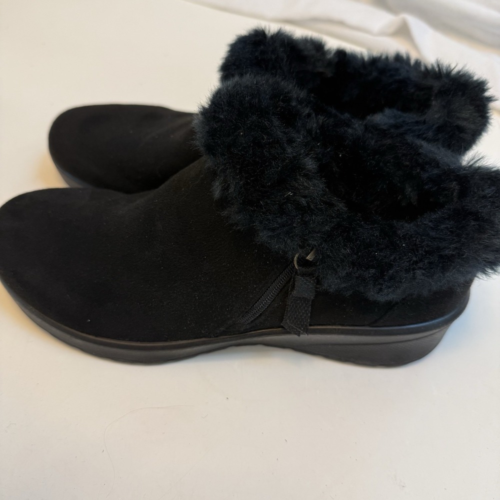 Bzees Women's Golden Go Zip Ankle Boot, Black, Arch Support, Size 8 - Picture 3 of 6